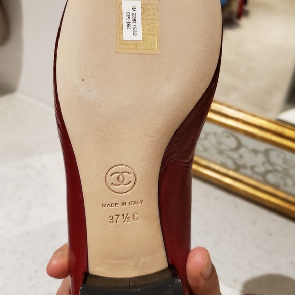 ***SOLD****100% Authentic BNIB Chanel Camillia Red Flats - Picture 8 of 8